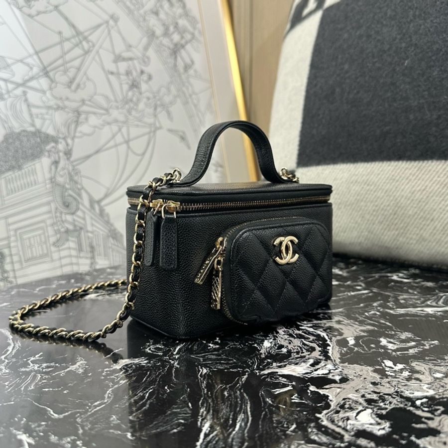 閒置未使用 Chanel 香奈兒 23P系列黑金荔枝牛皮cargo系列口袋盒子包 尺寸17×11 芯片款-3