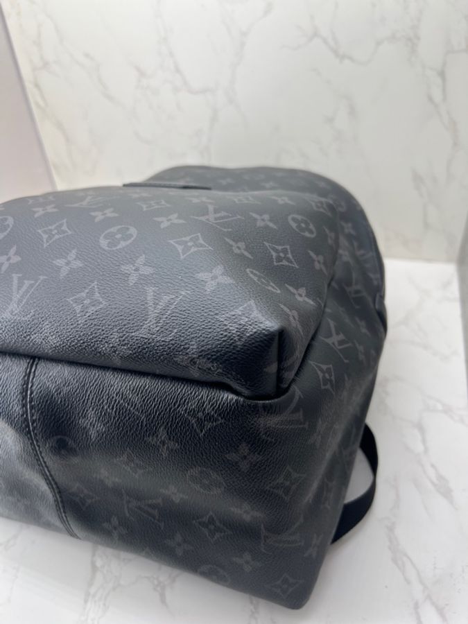 香緹國際精品 LV 黑武士後背包 晶片款 1200-6