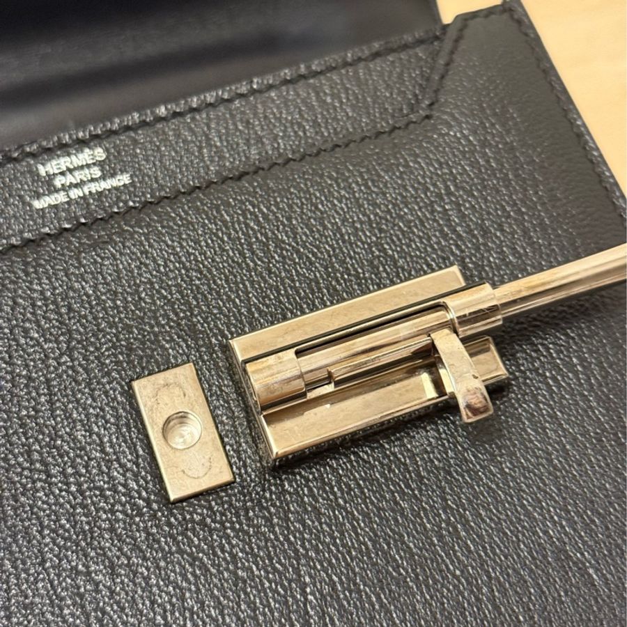 98新❤️ Hermes/愛馬仕 Verrou mini 黑色 銀扣 手槍包 山羊皮 A刻-6