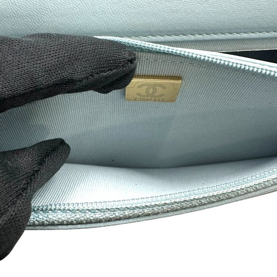 【美收精品】CHANEL 寶寶藍菱格紋珍珠鏈 WOC包 C-823【隔月月中將轉賣至日本 上架期限30天】-12