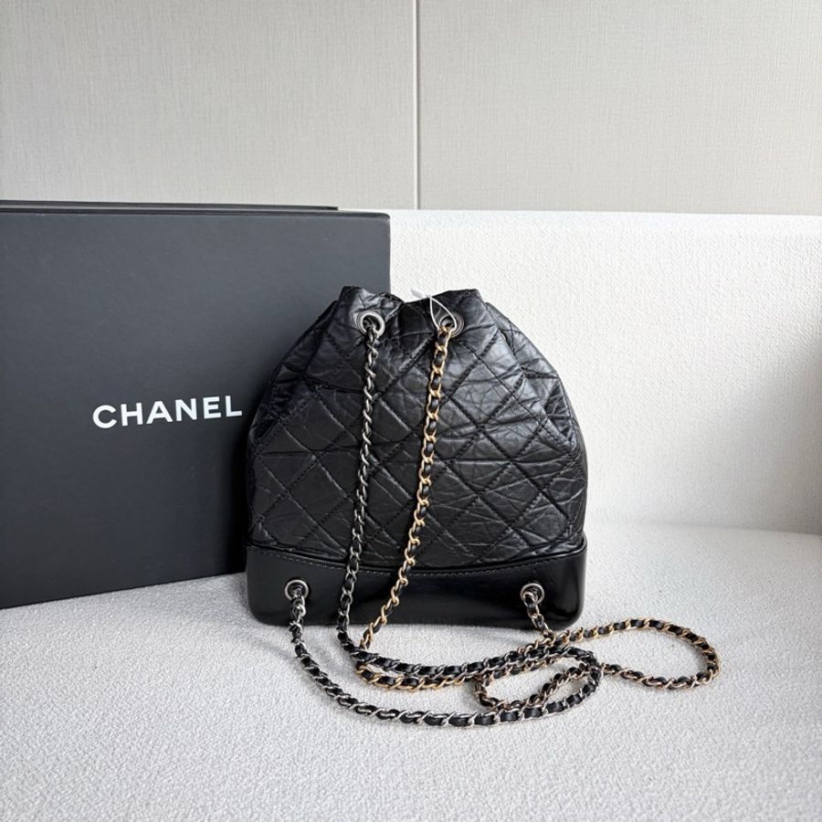 Chanel香奈兒黑色銀扣 牛皮 尺寸21*22*9-1