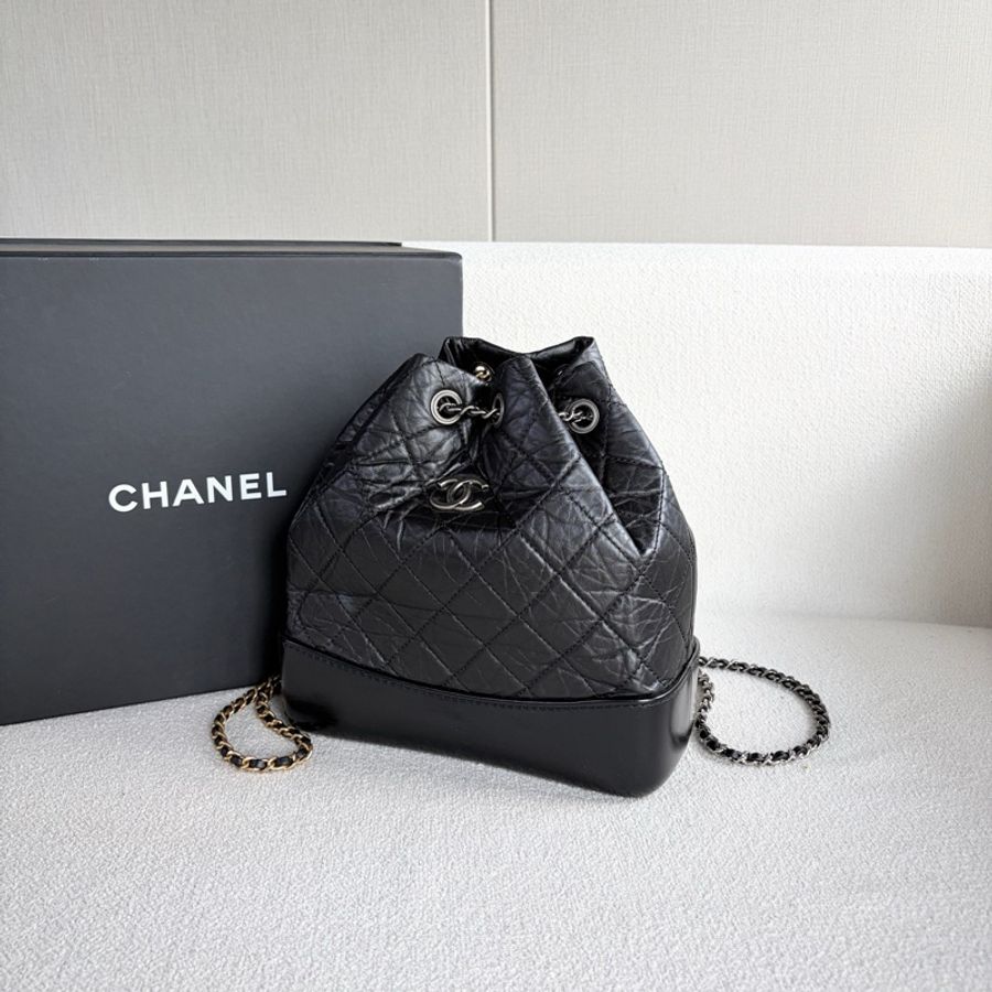 Chanel香奈兒黑色銀扣 牛皮 尺寸21*22*9-2