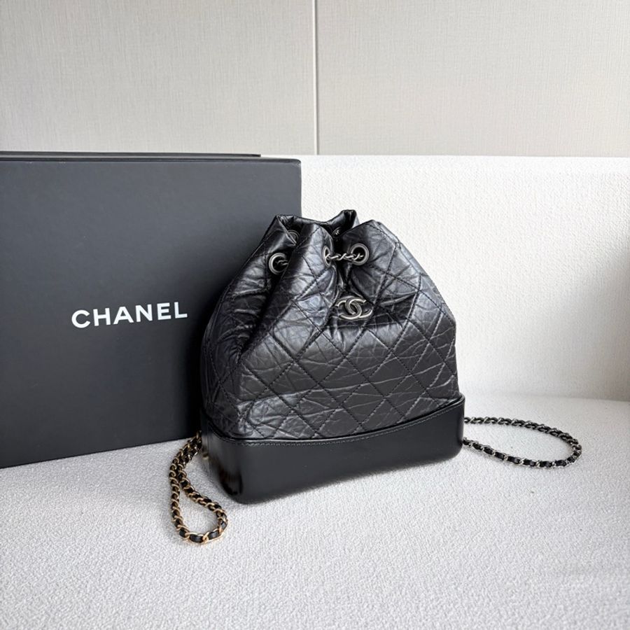 Chanel香奈兒黑色銀扣 牛皮 尺寸21*22*9-4