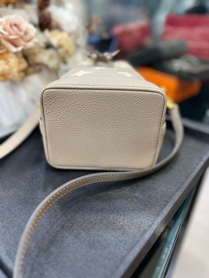 Lv nano now 大象灰 小水桶包-5