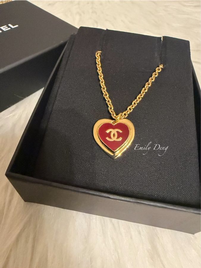 Chanel 酒紅愛心琺瑯項鍊-0