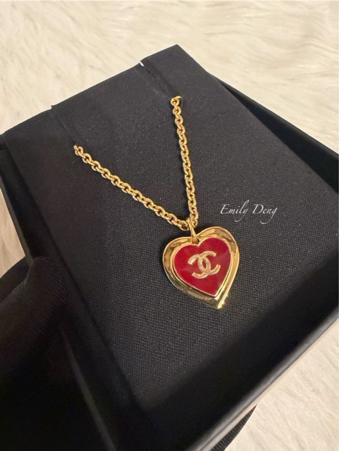 Chanel 酒紅愛心琺瑯項鍊-1