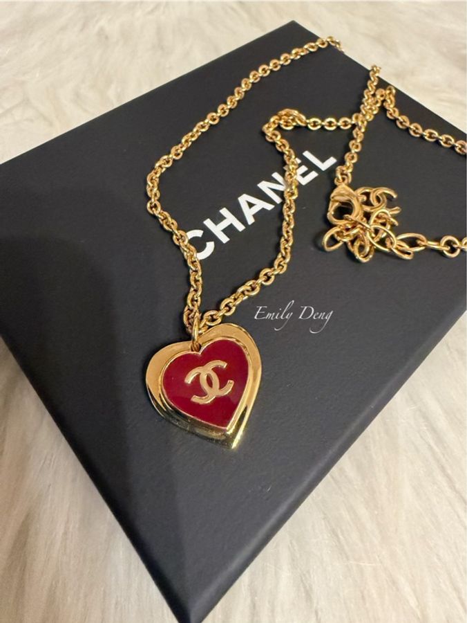 Chanel 酒紅愛心琺瑯項鍊-2