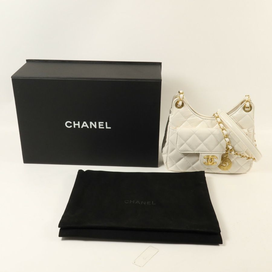 CHANEL 牛皮皮革Wavy CC Hobo鏈帶肩背袋-10