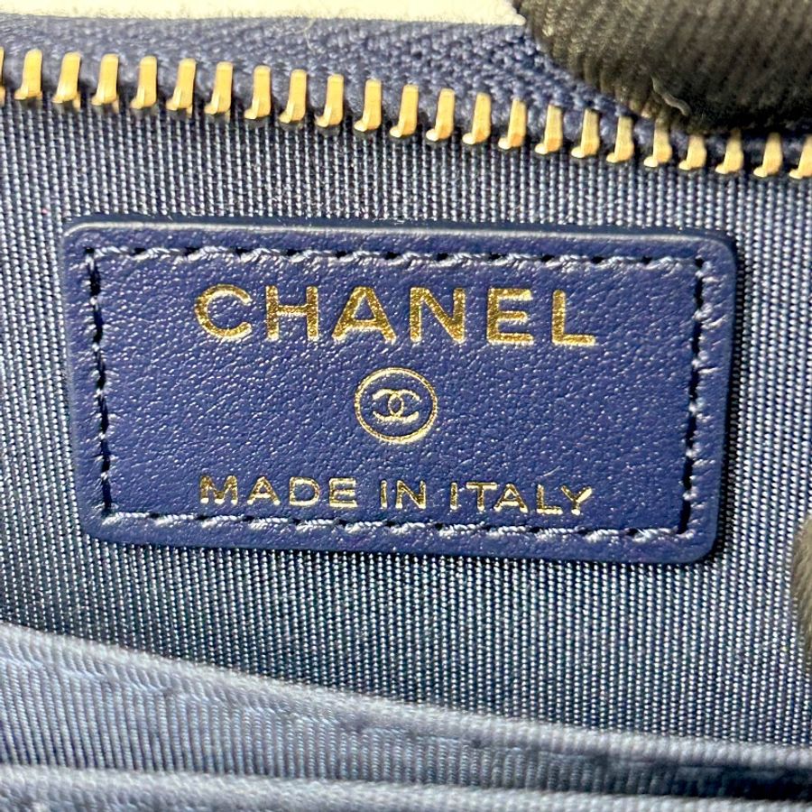 Chanel 19 絎縫皮革拉鍊拉鏈零錢包-16