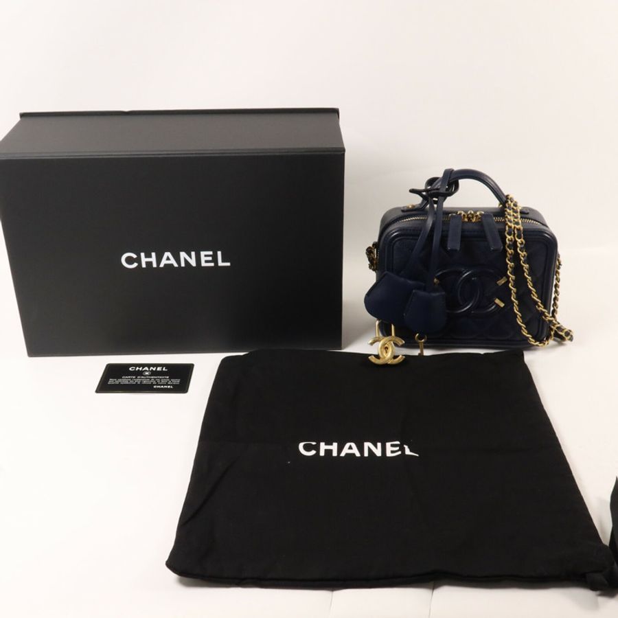 CHANEL 牛皮皮革Filigree Vanity Case鏈帶手挽肩背兩用袋-9