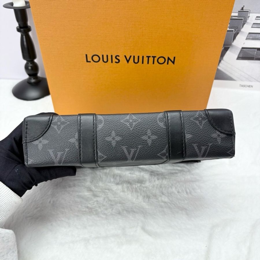 LV 路易威登 Trunk黑武士盒子郵差包芯片款-5