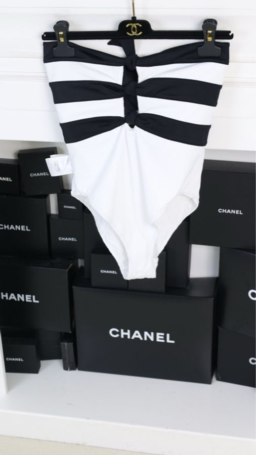 Chanel 24S秀款张子枫同款黑白蝴蝶结抹胸泳衣-6