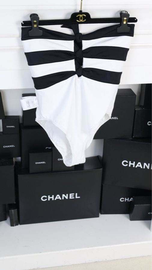 Chanel 24S秀款张子枫同款黑白蝴蝶结抹胸泳衣-7