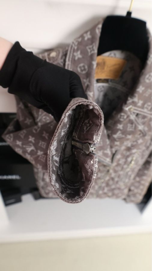 LV 07年春夏系列灰棕色老花满印丹宁牛仔机车外套-10