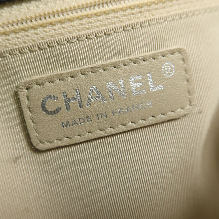 CHANEL 牛皮皮革Boy 28鏈帶肩背袋-7