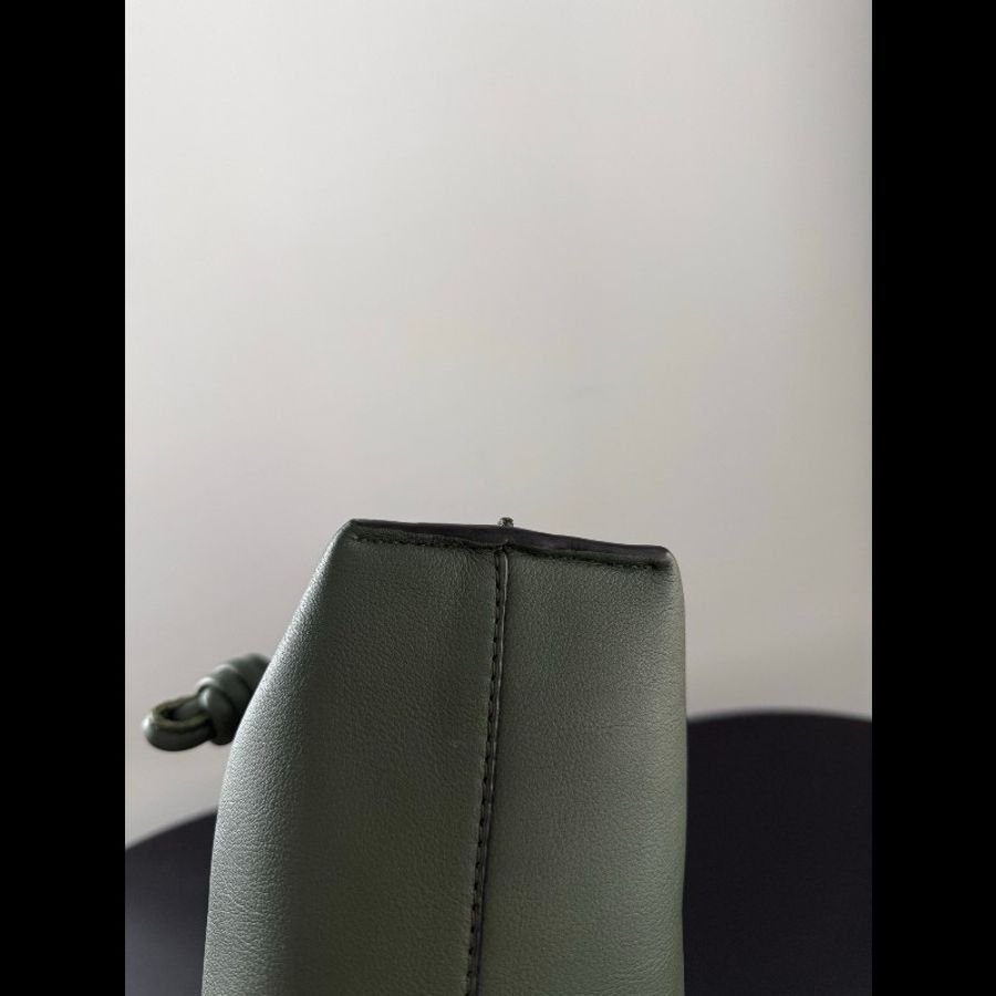 loewe羅意威mini福袋,墨綠色,底長23cm,原始好成色-6