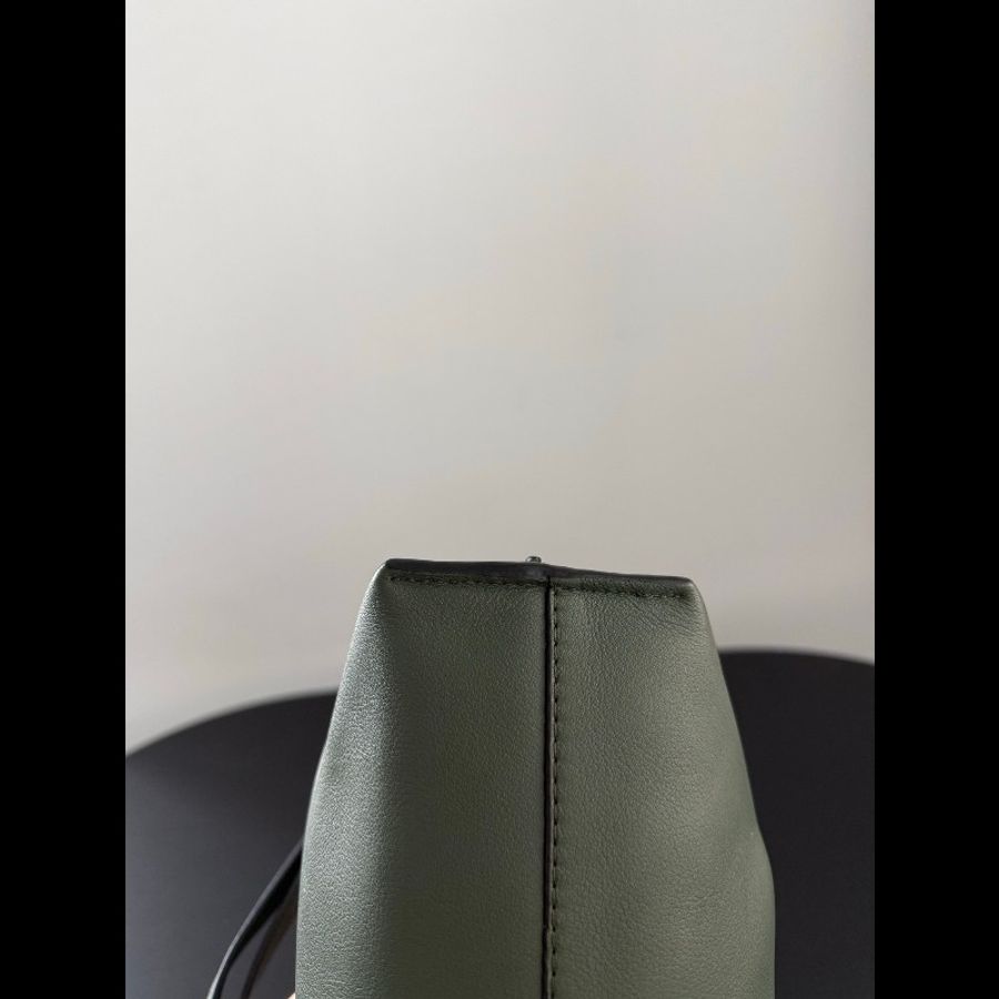 loewe羅意威mini福袋,墨綠色,底長23cm,原始好成色-7