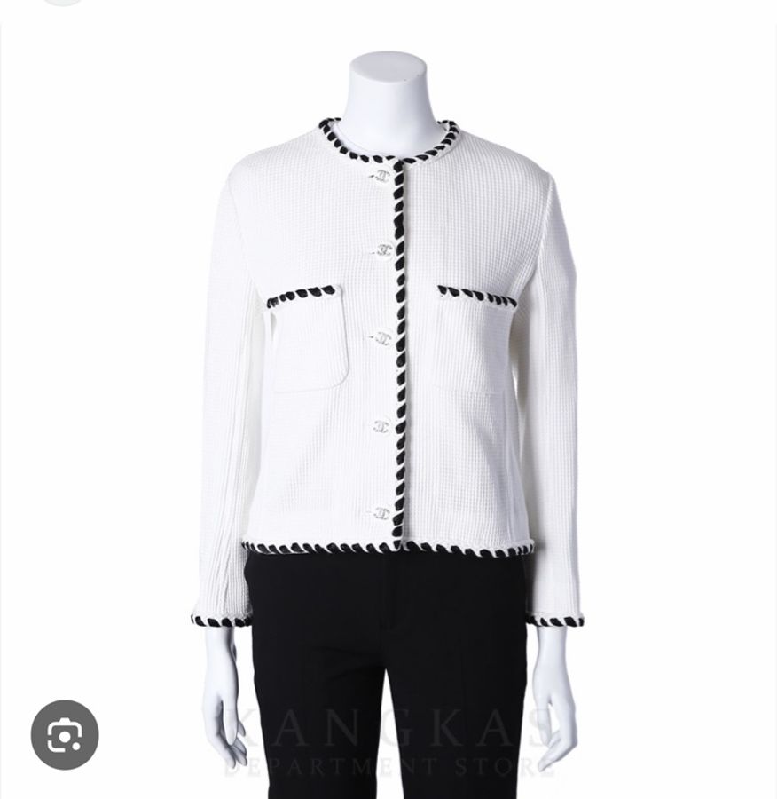 CHANEL 米白華夫格黑滾邊圓領小香外套 Size36-1