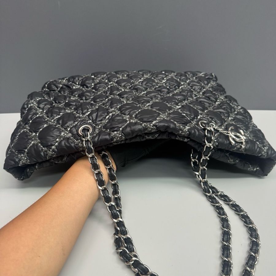Chanel香奈兒 黑色外縫線羽絨tote 14開 98新-5