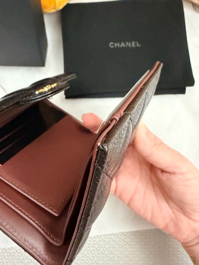 CHANEL 香奈兒 - 黑荔枝牛皮 - 淡金雙C三折短夾-26