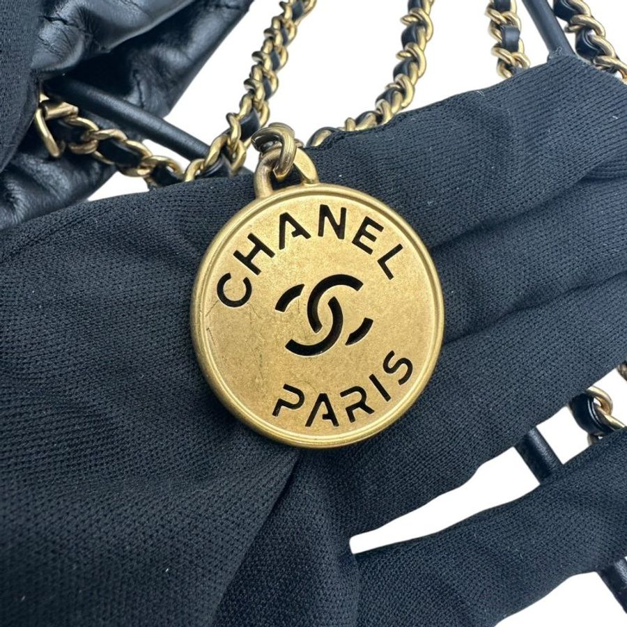 【美收精品】CHANEL 22 Mini Handbag 黑色亮面小牛皮金釦手提包 C-820【隔月月中將轉賣至日本 上架期限30天】-13