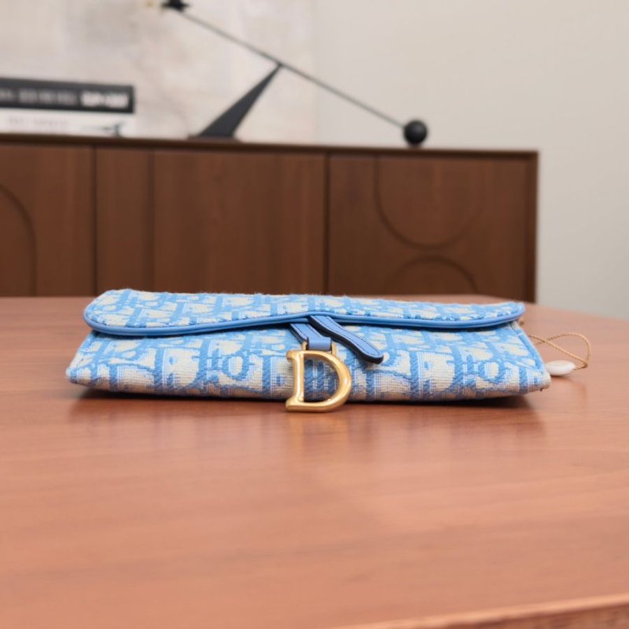 DIOR 淺藍色刺繡Saddle二合一 woc 肩背斜背包19*11*3 99新配件塵袋 吊牌-4