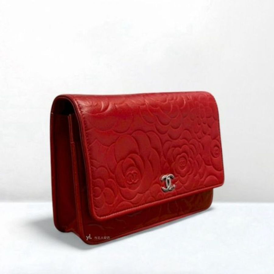 A12892-CHANEL 紅色山茶花壓紋羊皮銀釦woc鏈包A47421-2