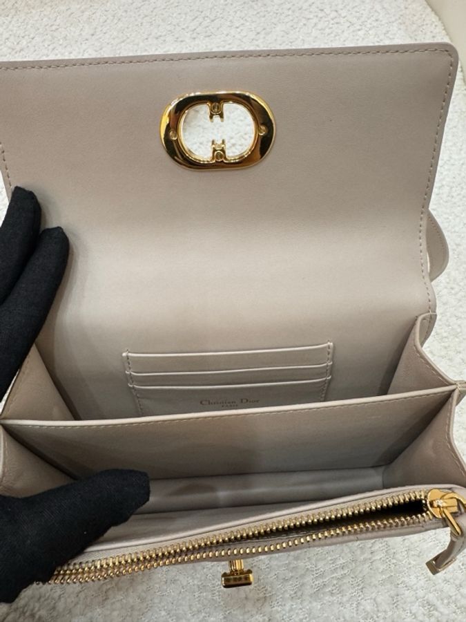 迪奧 Dior Miss Caro 迷你鏈條手袋 奶茶色 金扣羊皮-7