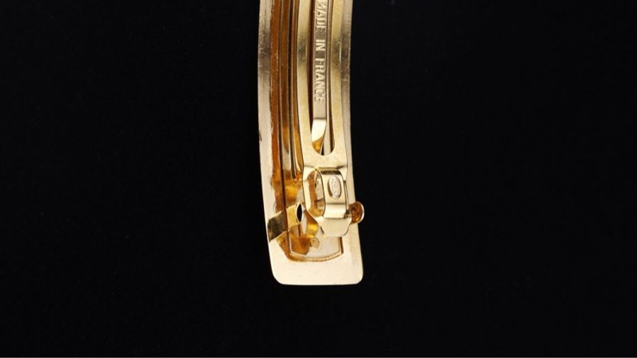 Chanel 97年素金字母刻印发夹-3