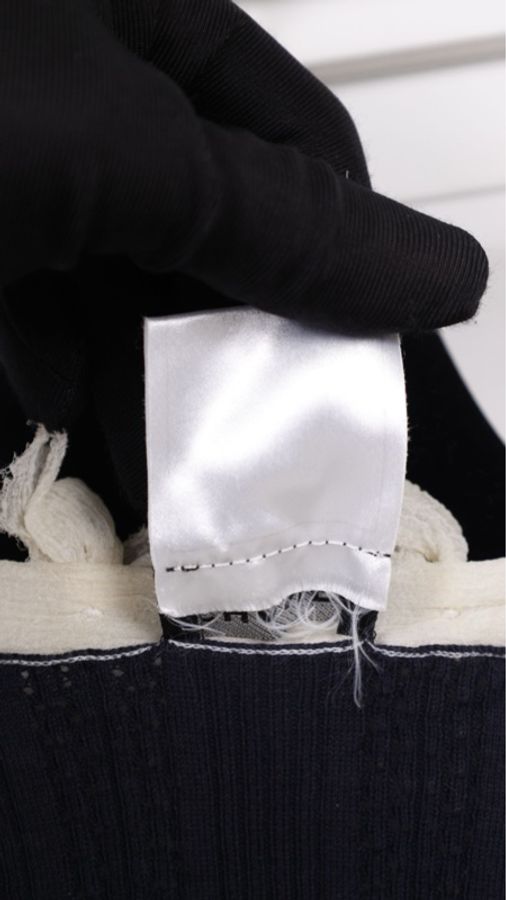 Chanel 06年春夏系列白色蝴蝶结V领滚边深蓝色针织短袖上衣-15