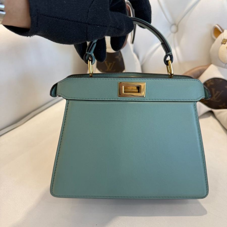 FENDI MINI Peekaboo 淺綠色-1