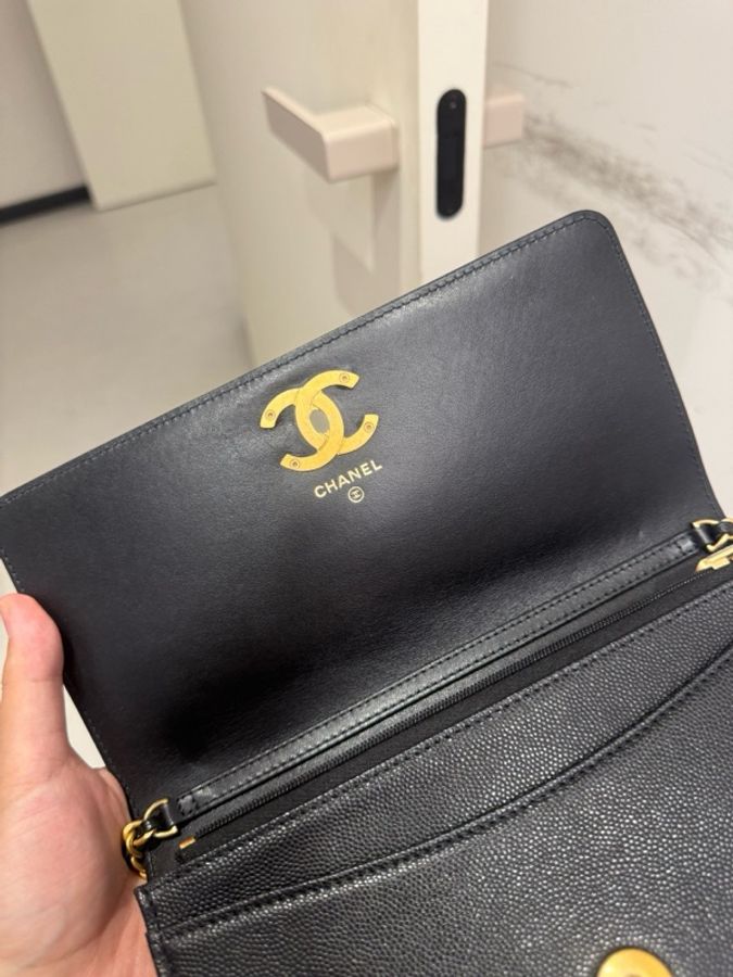 CHANEL香奈兒23k黑金牛皮山茶花woc mini發財包鏈條包,附件:盒 塵袋 尺寸:10.5×22.2×4.5cm-11