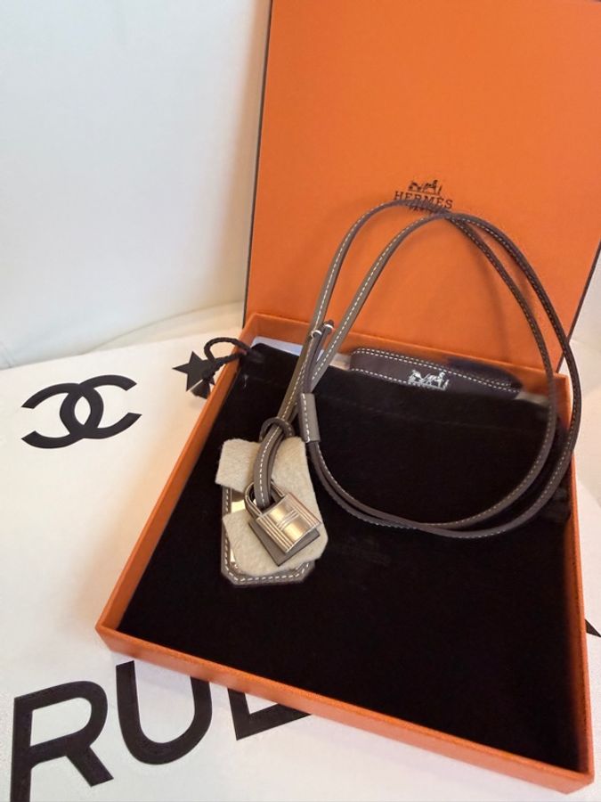 全新✨Hermes✨ O'KELLY PENDANT 鎖頭項鍊掛飾-0