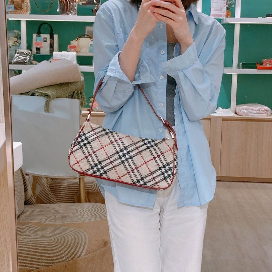 TW4944 Burberry 巴寶莉 腋下包 布拼皮款Nova Blue Label Shoulder Bag-14
