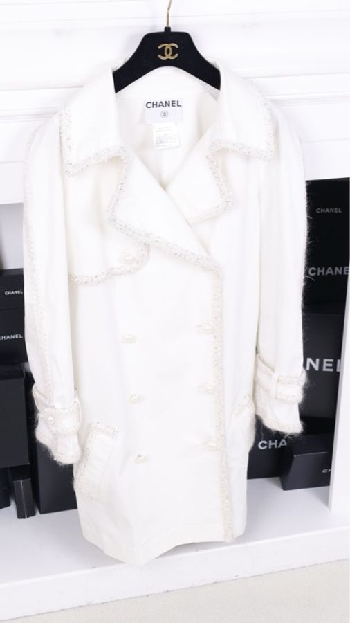 Chanel 04年春夏秀款奶白色珍珠双排扣亮片滚边风衣外套-2