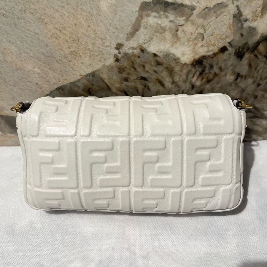 Fendi白色牛皮法棍兩用包-1