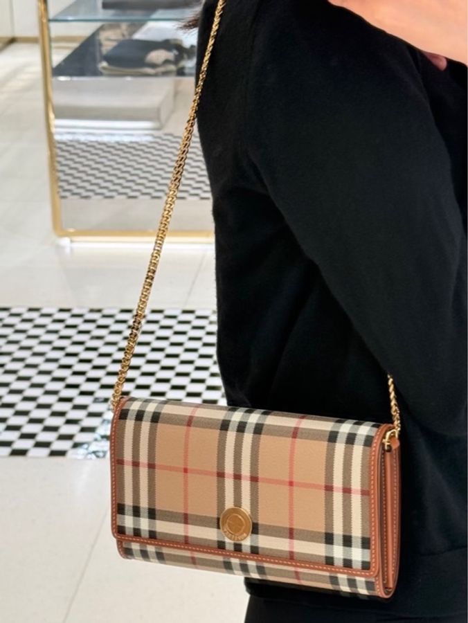 莉亞精品♡ Burberry Woc 格紋鏈條包 二手美包-1