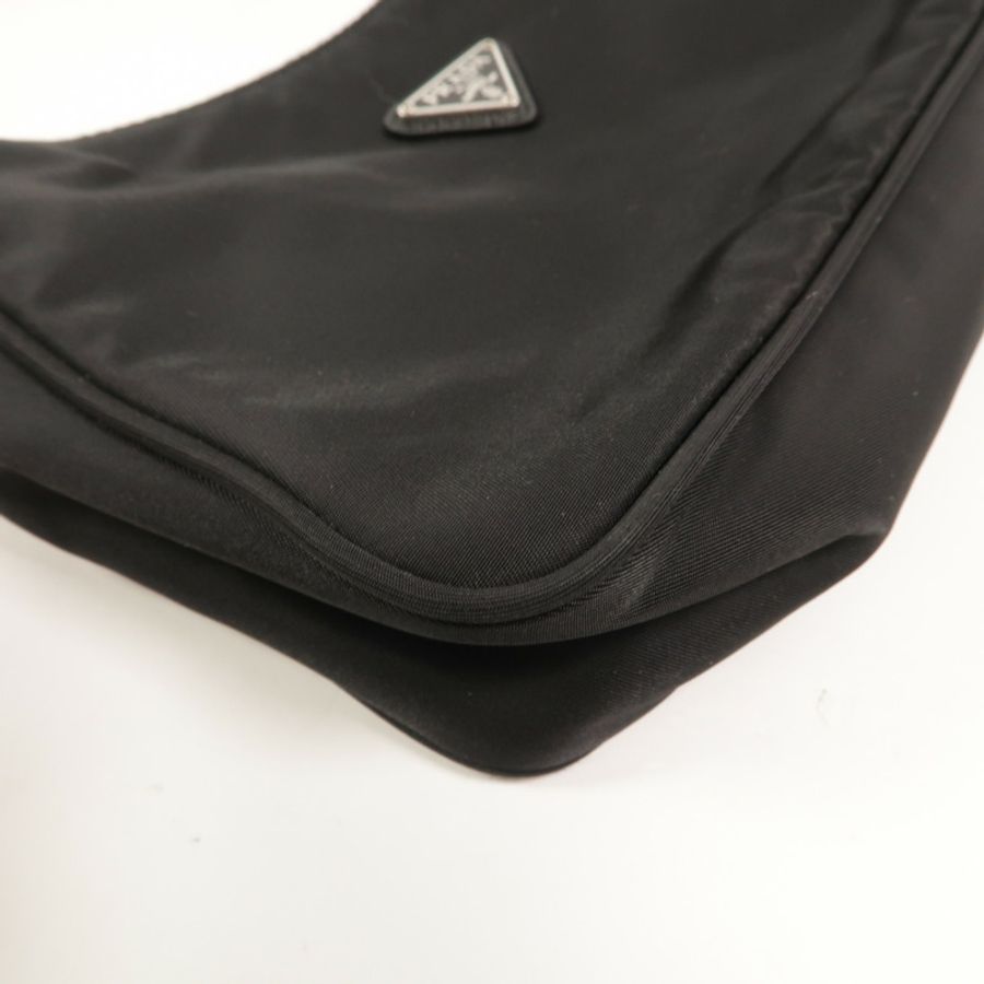 PRADA 尼龍Hobo (Re-Edition 2000)肩背袋-11