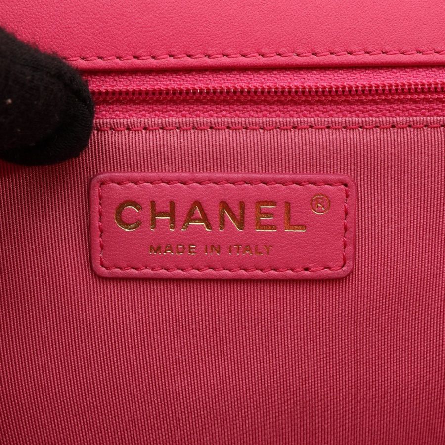 CHANEL 香奈兒 Mademoiselle Chic Flap 肩背包 粉色 菱格紋 羊皮 金扣 A93938-3
