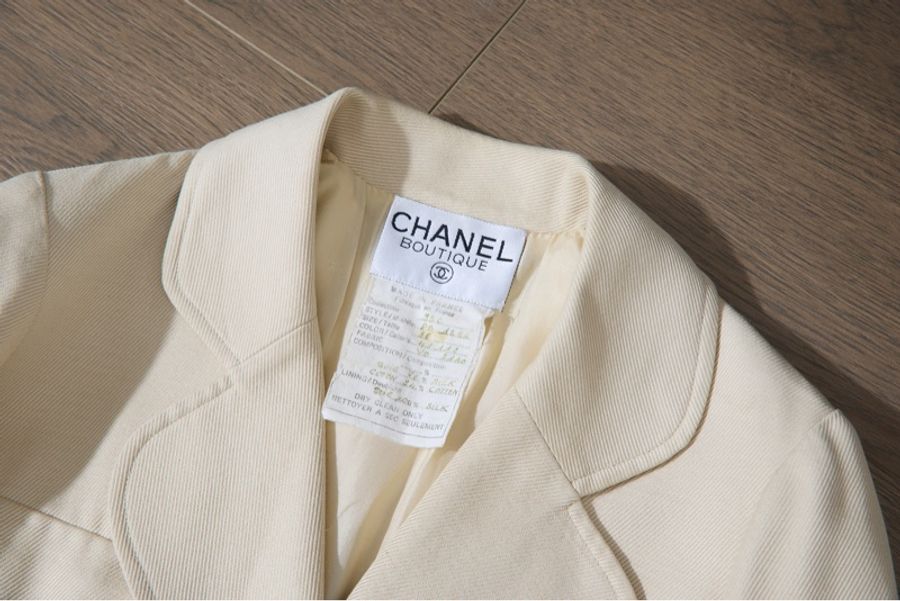 CHANEL 米白真絲棉雙排金扣西裝外套-1