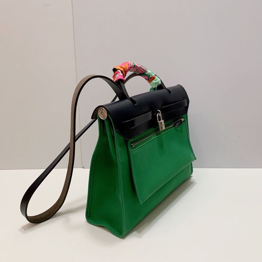 愛馬仕Herbag31 竹子綠帆布拼牛皮 銀扣 C刻 尺寸31x25x10 附件:塵袋鎖鑰匙-3