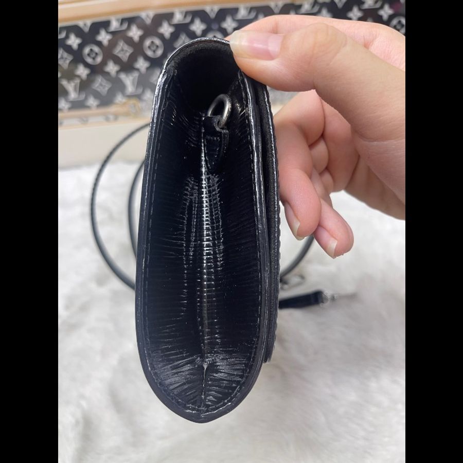 lv Shoulder Louise 水波紋黑銀大logo單肩斜挎包,大號woc包-4
