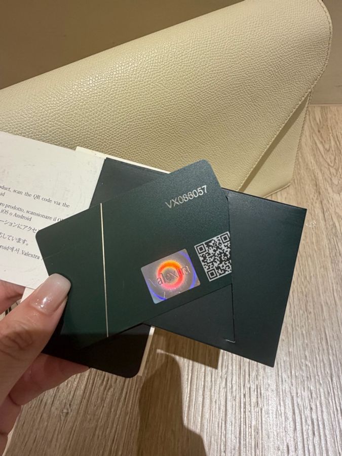 valextra 經典乳白色包 肩帶可拆-4