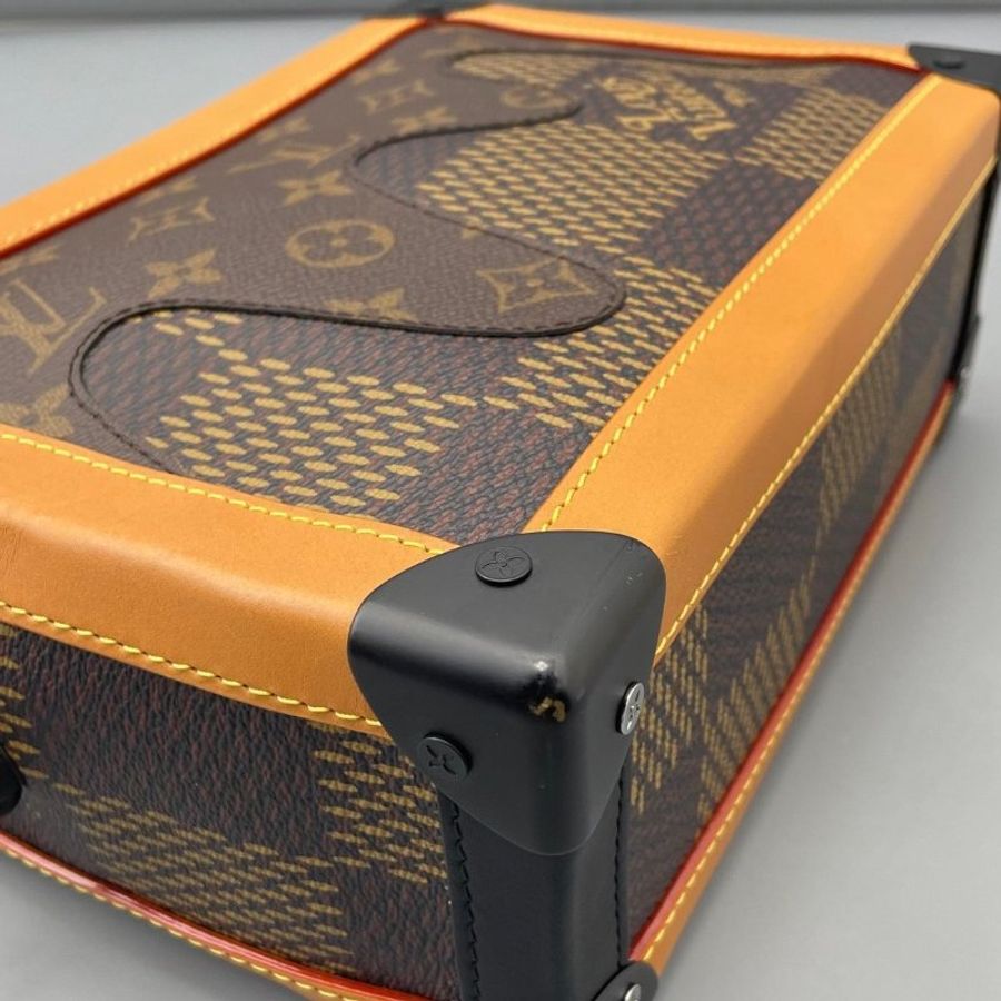 LV nigo聯名soft trunk老花 芯片款25*18*10cm 98新配件塵袋 肩帶-5