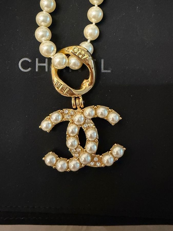 Chanel 樹脂珍珠鑲鑽雙C Logo項鏈-3