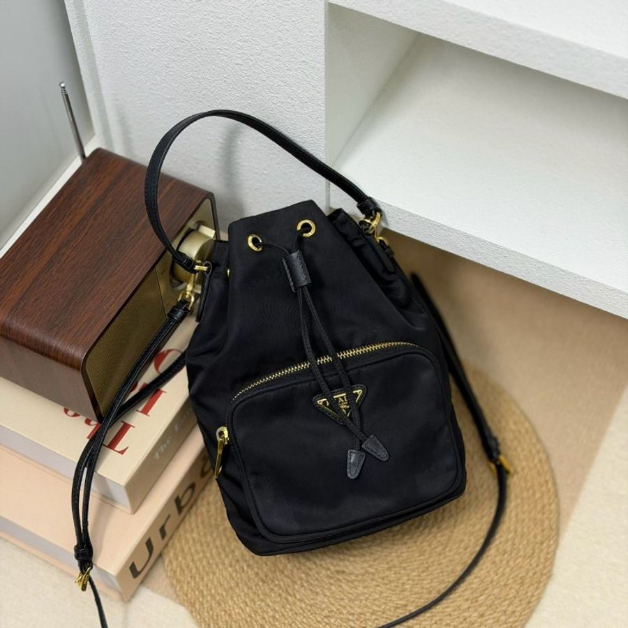 🏷️Prada 普拉達.Duet Re-Nylon 小水桶-0