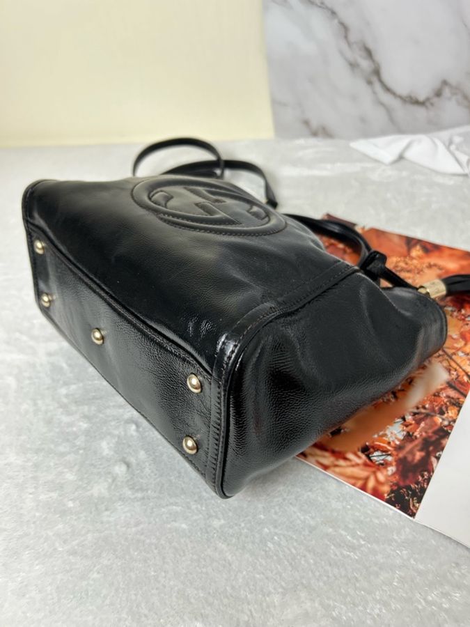 Gucci Soho 漆皮手提斜背-13