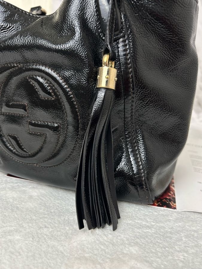 Gucci Soho 漆皮手提斜背-17
