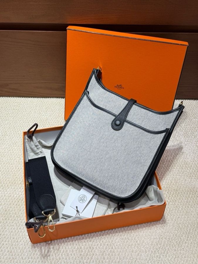 99新 Hermes/愛馬仕 Evelyn伊芙琳29 k刻帆布稀有超少見的熊貓配色-1