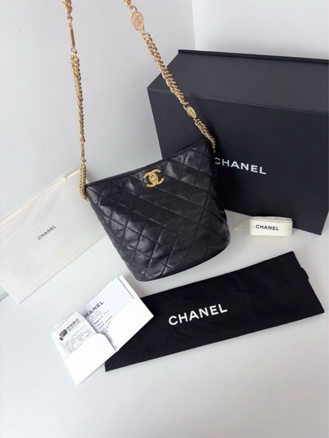 💎Chanel香奈兒｜23c黑金琺瑯徽章鏈條Hobo水桶包｜99新芯片款全配-4